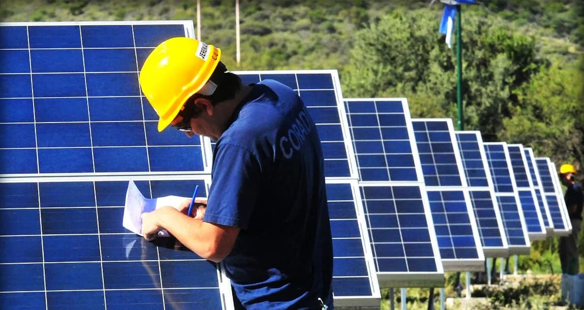 Construccion de parque fotovoltaico La Toma